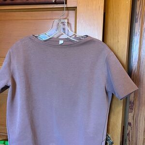 Lululmeon Mauve T-Shirt size 0